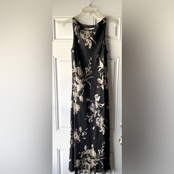 Jones New York Dresses & Skirts - Jones New York Long floral dress